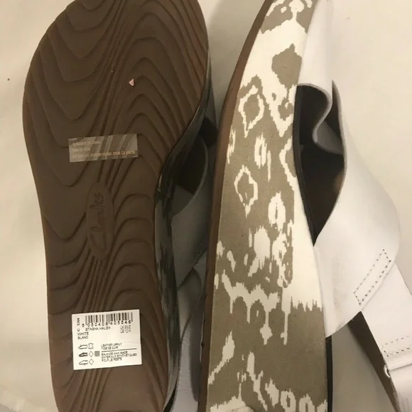 CLARKS Soft Cushion Wedges-size US 12W - Picture 8 of 8